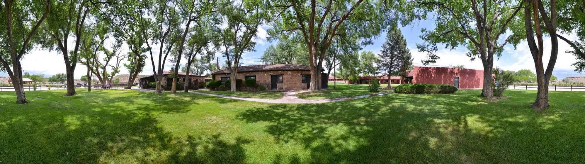 Thunderbird Lodge Chinle Exterior photo